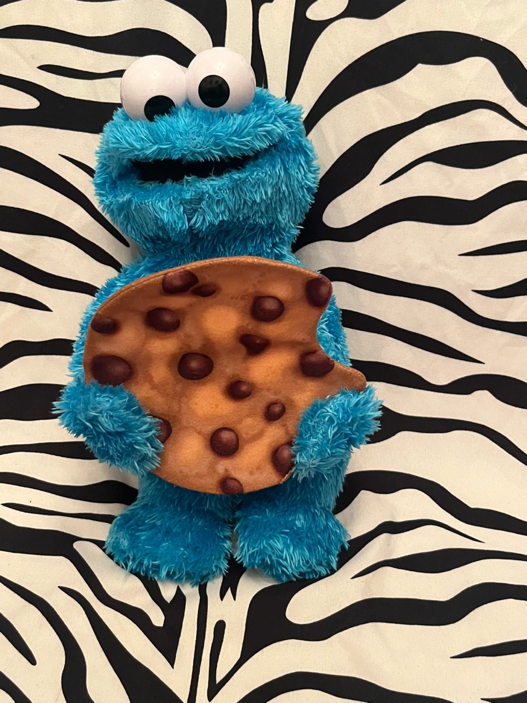🍪 Sesame Street Peekaboo Cookie Monster interactive talking toy - photo 2