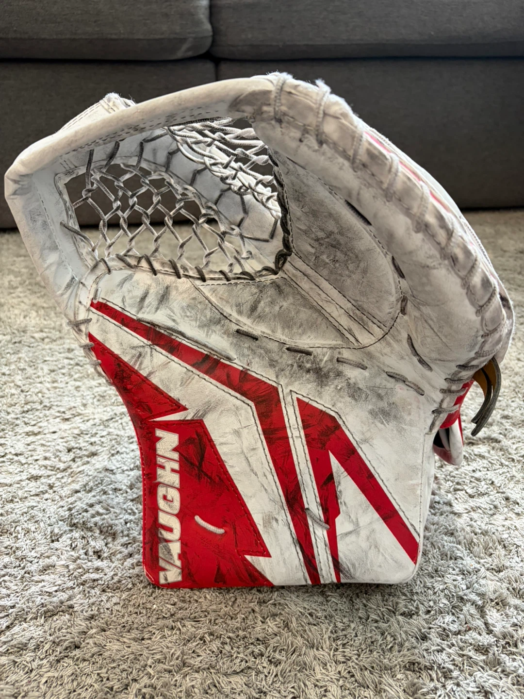 Vaughn SLR4 JR Hockey Goalie Glove