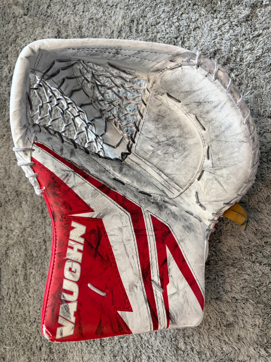 Vaughn SLR4 JR Hockey Goalie Glove - photo 3