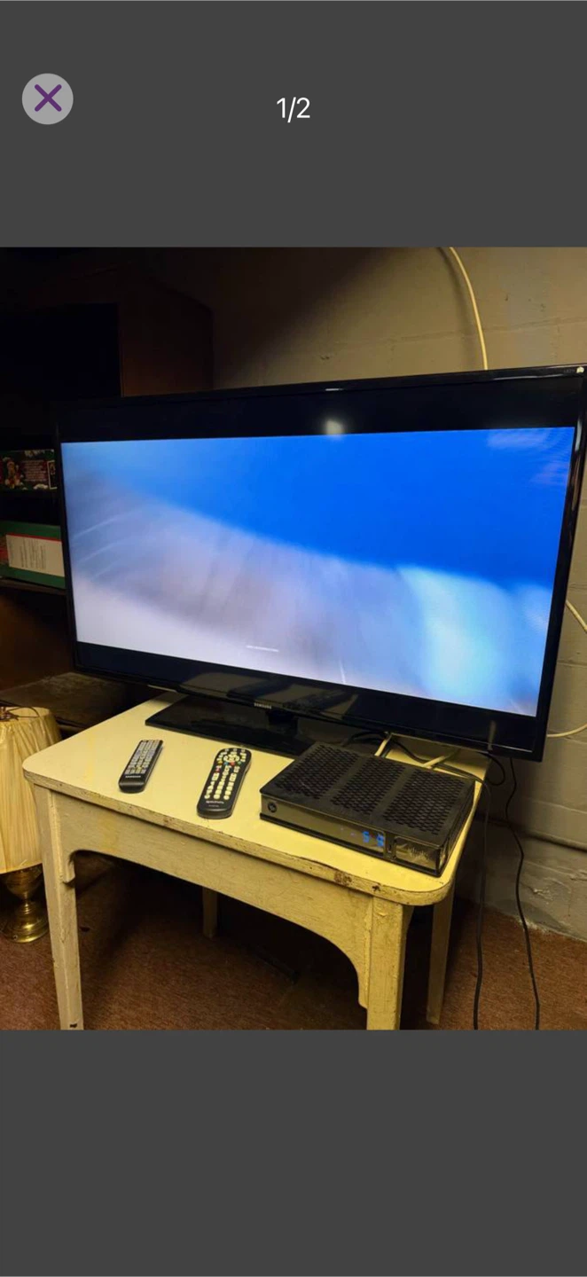 Samsung 48” tv with remote
