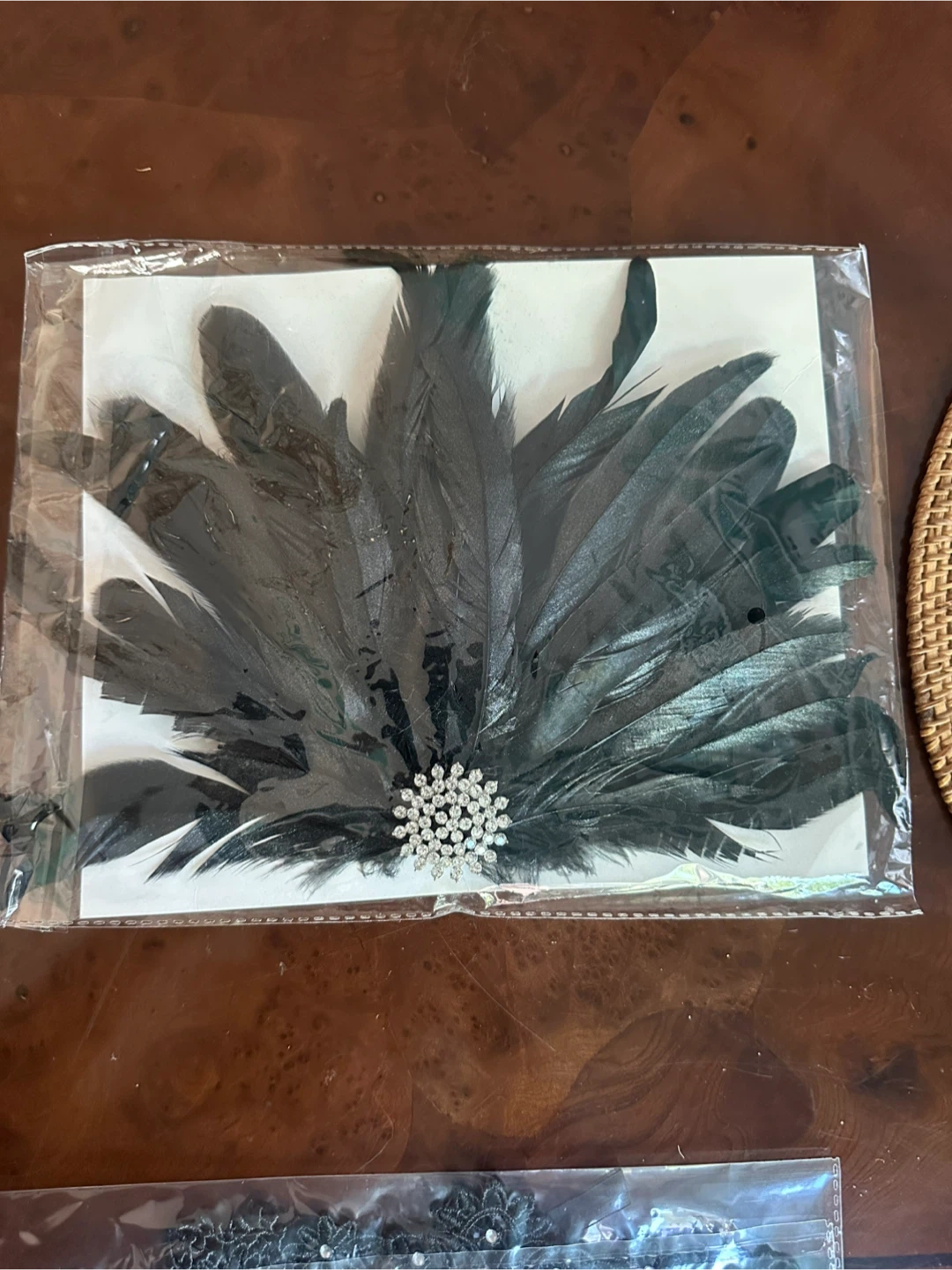 Black Feather Hair Clip and Lace Mask Set - photo 2