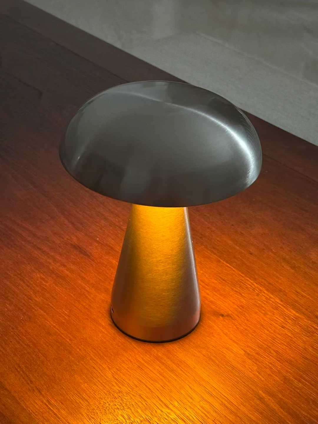 Minimalist Metal Mushroom Table Lamp