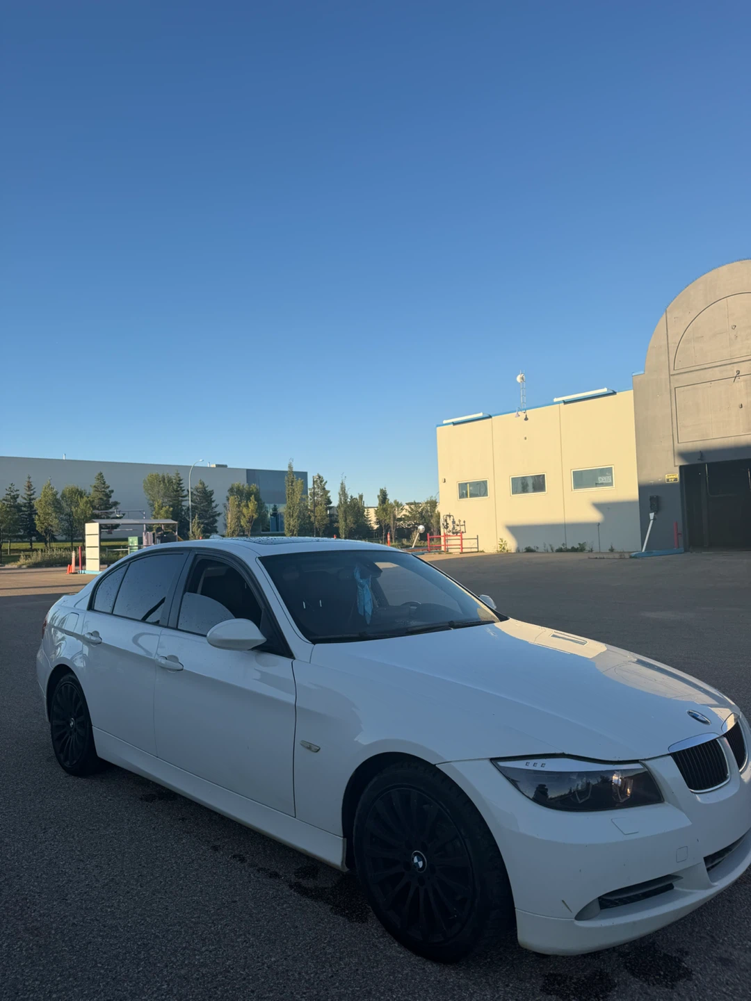 White BMW 328i Sedan - photo 2