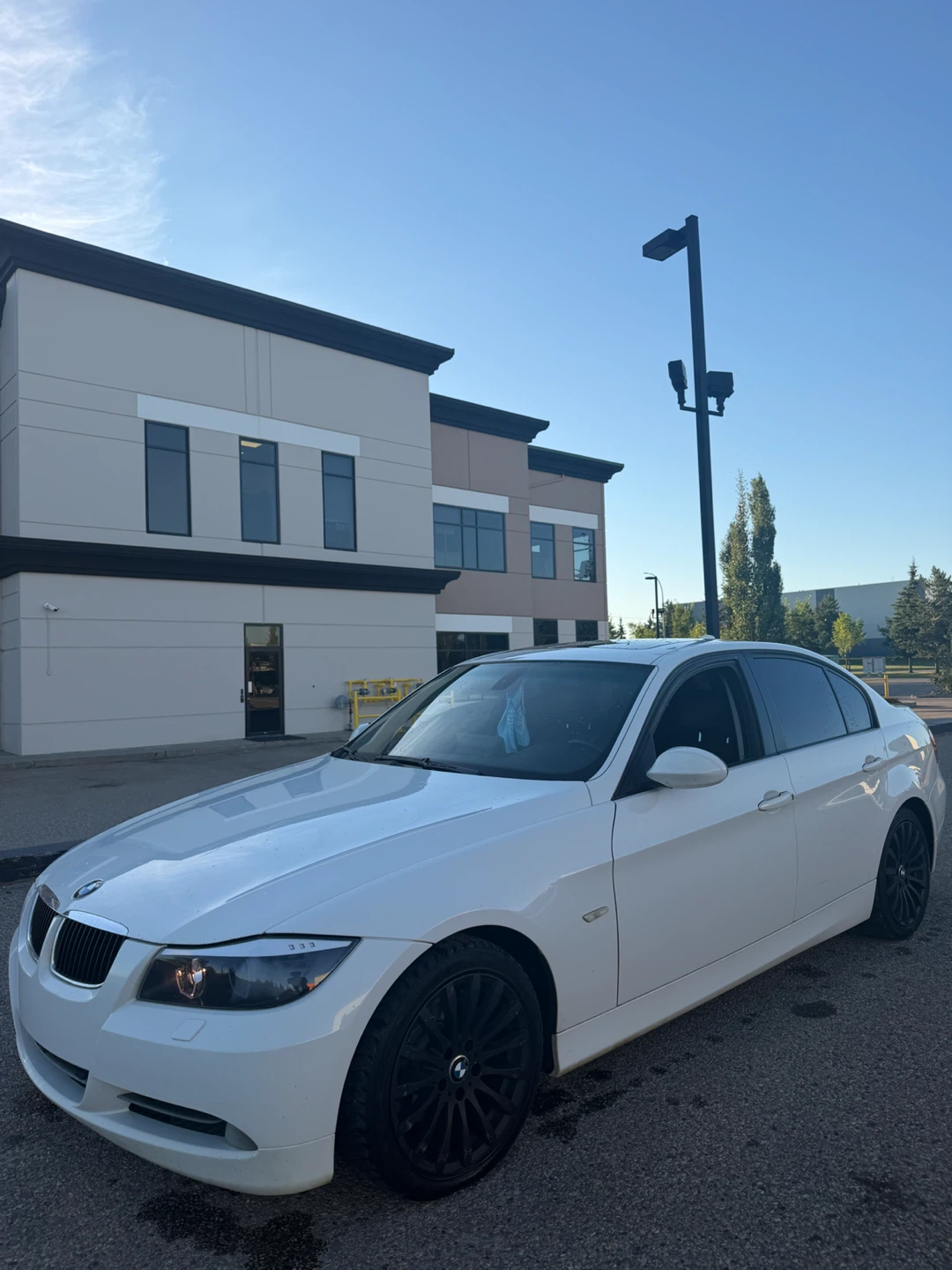 White BMW 328i Sedan - photo 3
