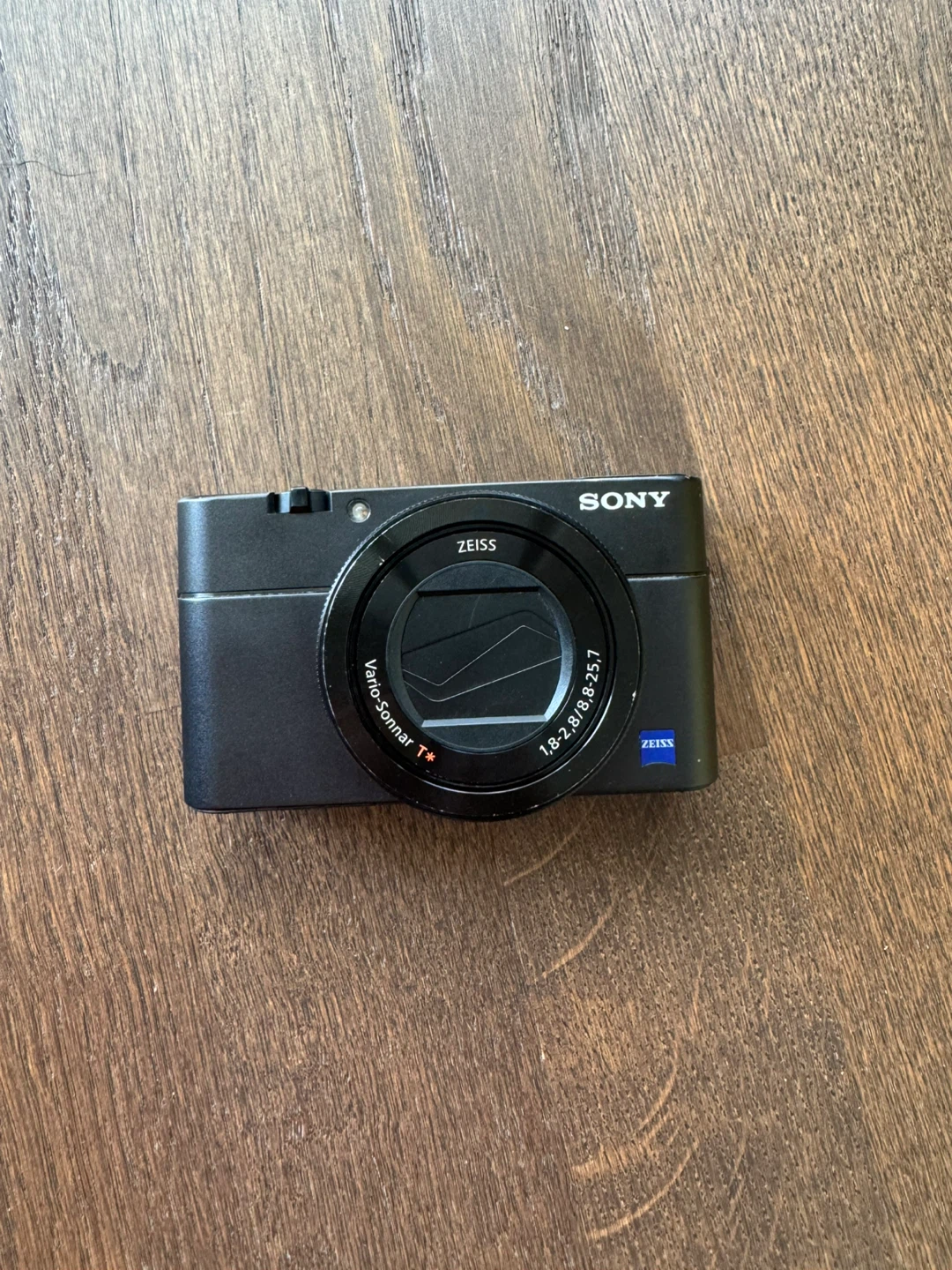 Sony Cyber-shot DSC-RX100M5 Digital Camera