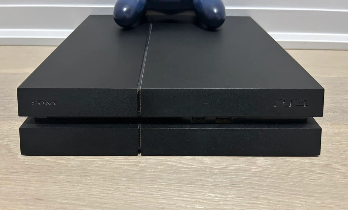 Original PS4 Console (500GB) with Controller and Cables - photo 4