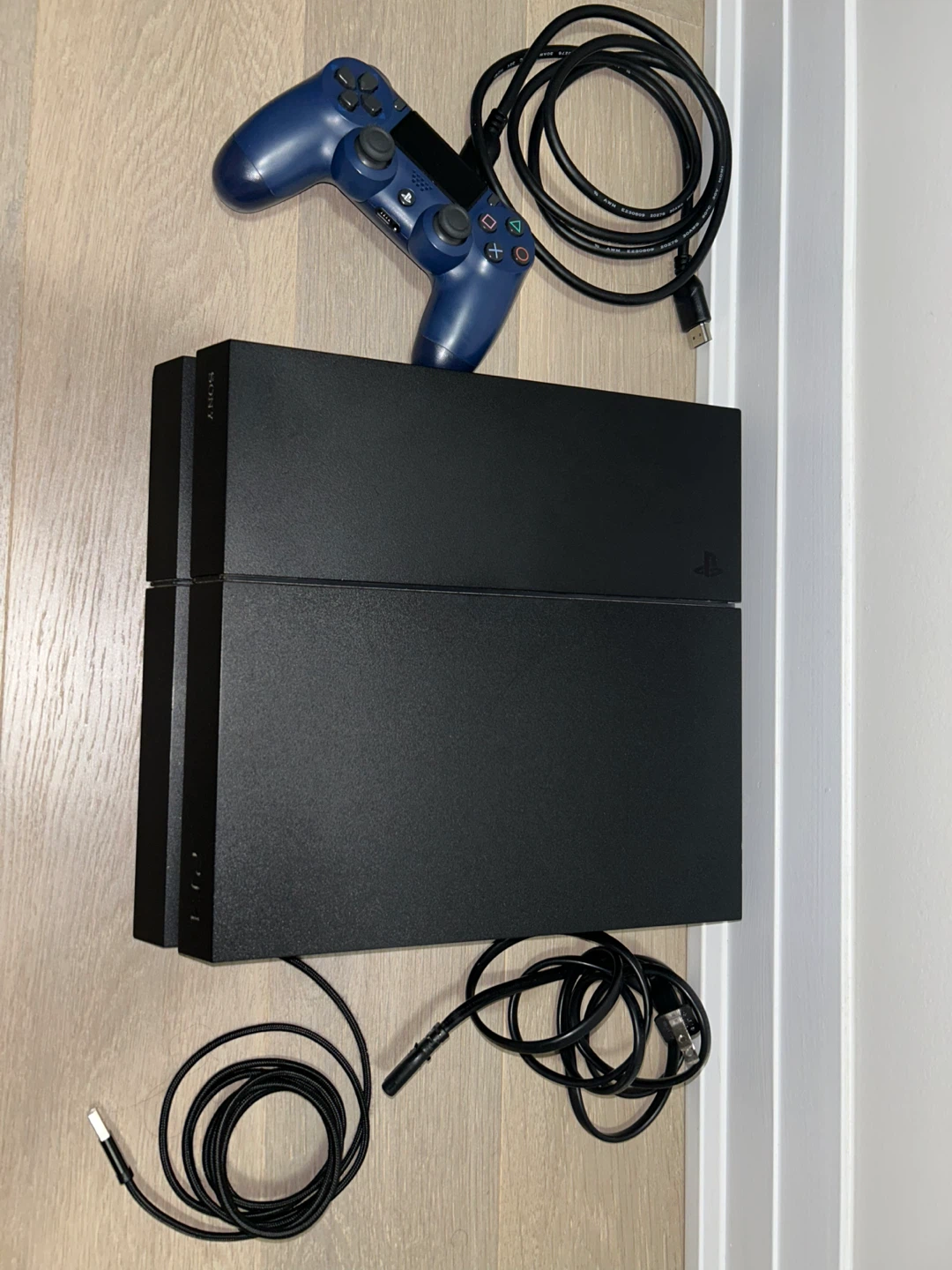 Original PS4 Console (500GB) with Controller and Cables - photo 5