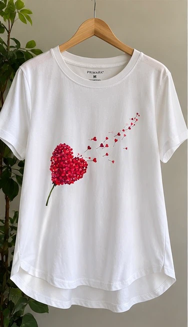 Primark Women’s White Heart Graphic T-Shirt Size M, Relaxed Fit