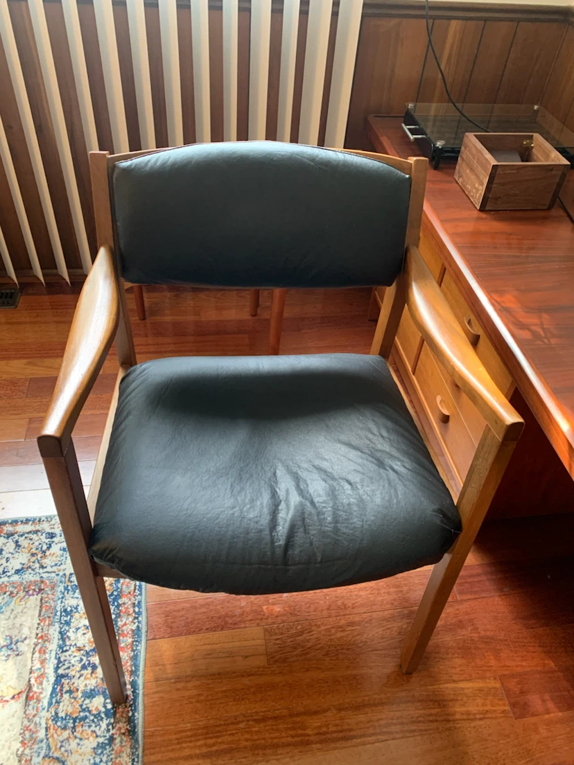 Mid Century Vintage Armchair - Wood Frame with Black Leather - photo 2