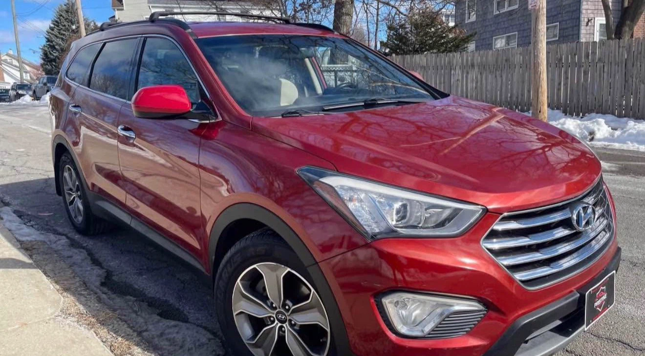 Red Hyundai Santa Fe AWD - photo 5