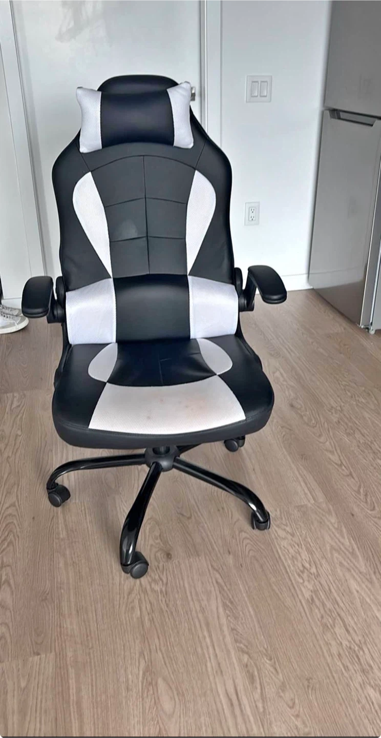 Black and White Gaming Chair - photo 2