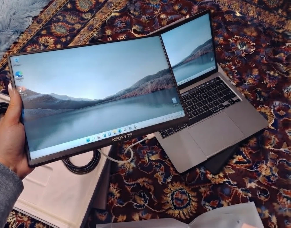 Neofyte Portable Monitor