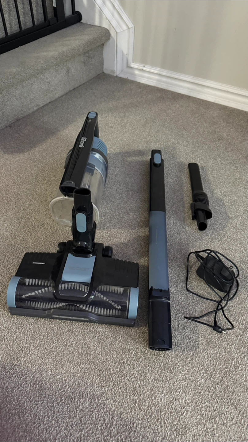 LIKE NEW Shark Cordless Stick Vacuum