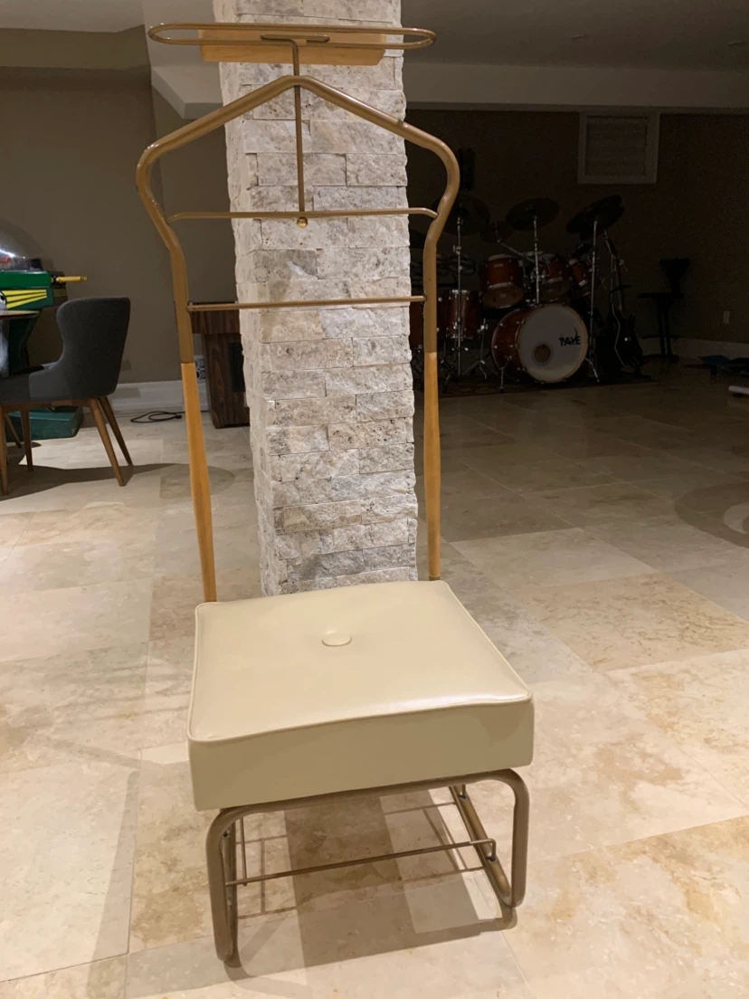 Suit  Stand Chair