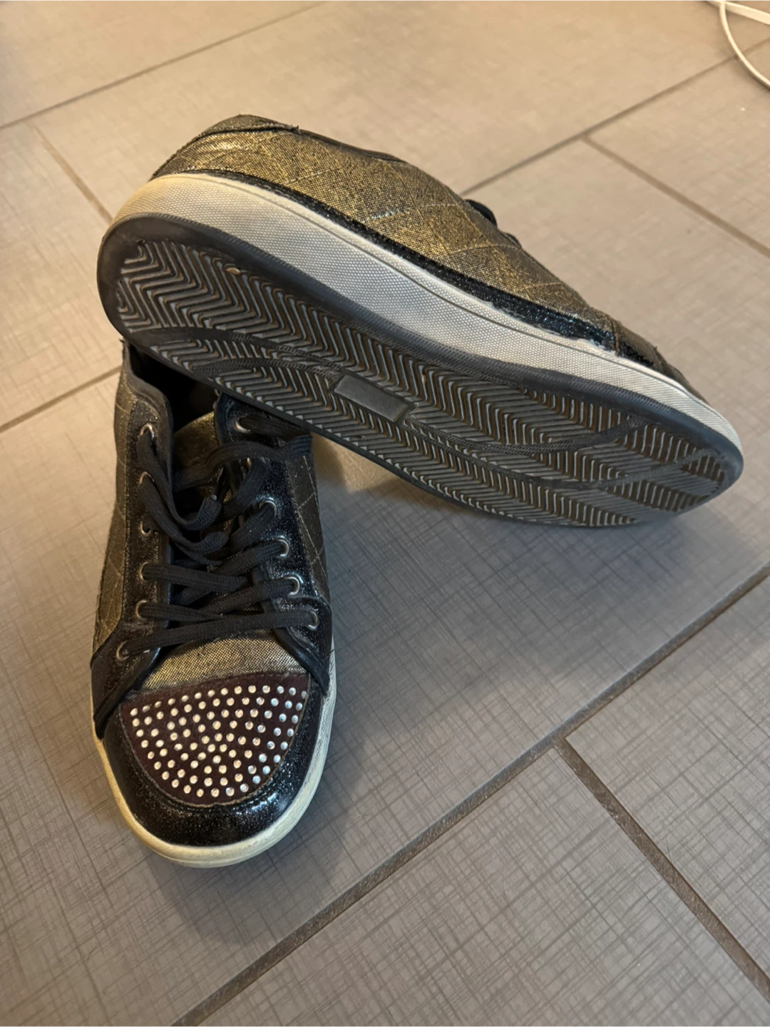 Pink Fly rhinestones Studded Sneakers