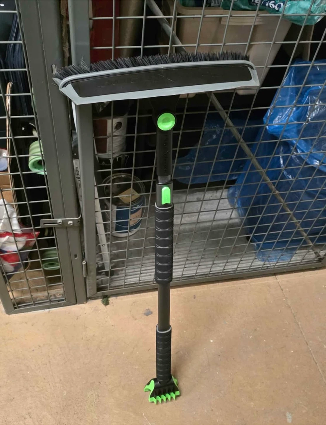 Telescoping Snow Broom
