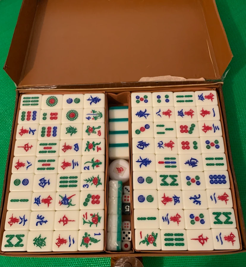 Deluxe Extra Large Mahjong Set in a Case - photo 2