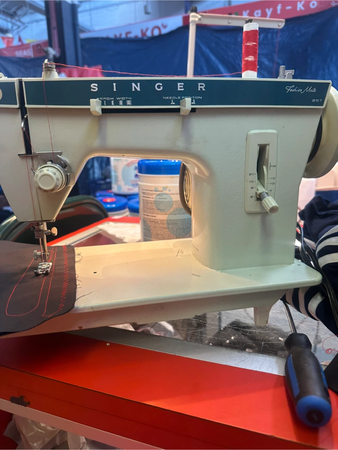Singer Fashion Mate 257 Sewing Machine