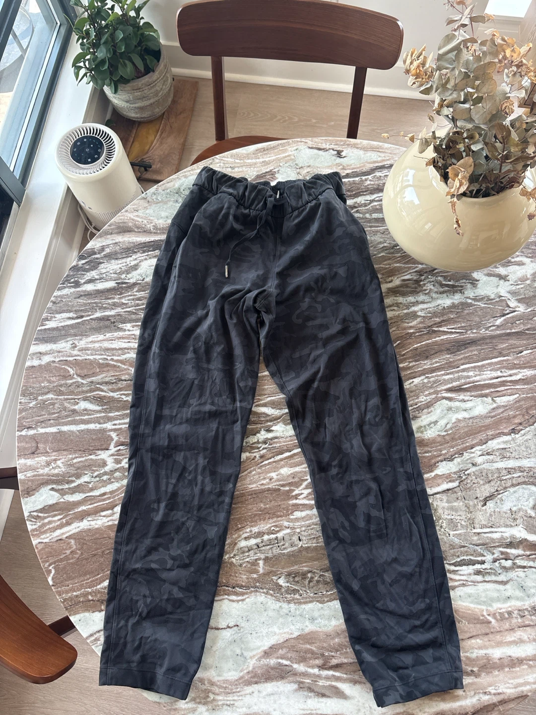 lululemon size 4 camo pants