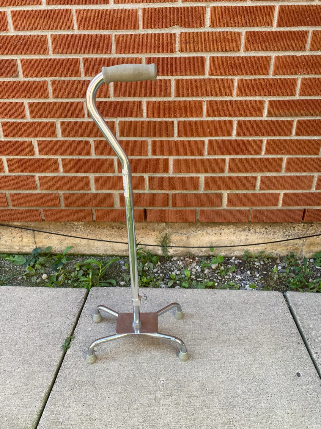 Four legged walking cane