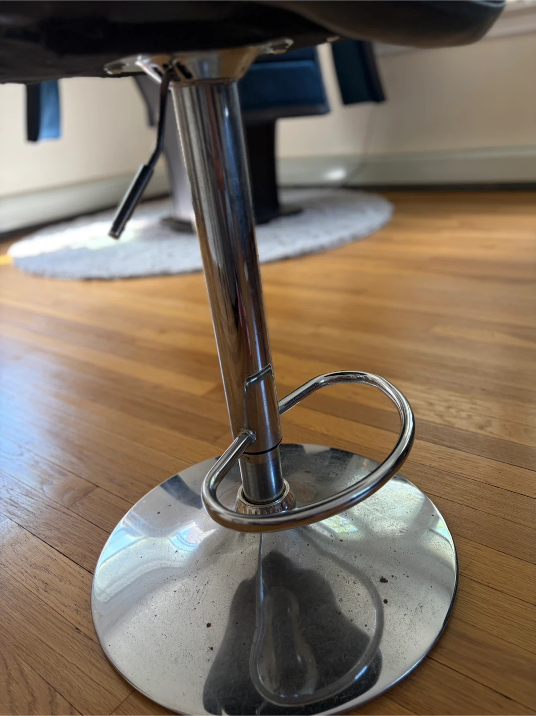 Leather adjustable counter stools - photo 3