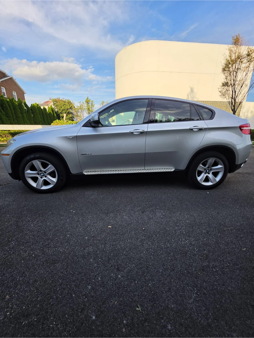 Silver BMW X6 - photo 3