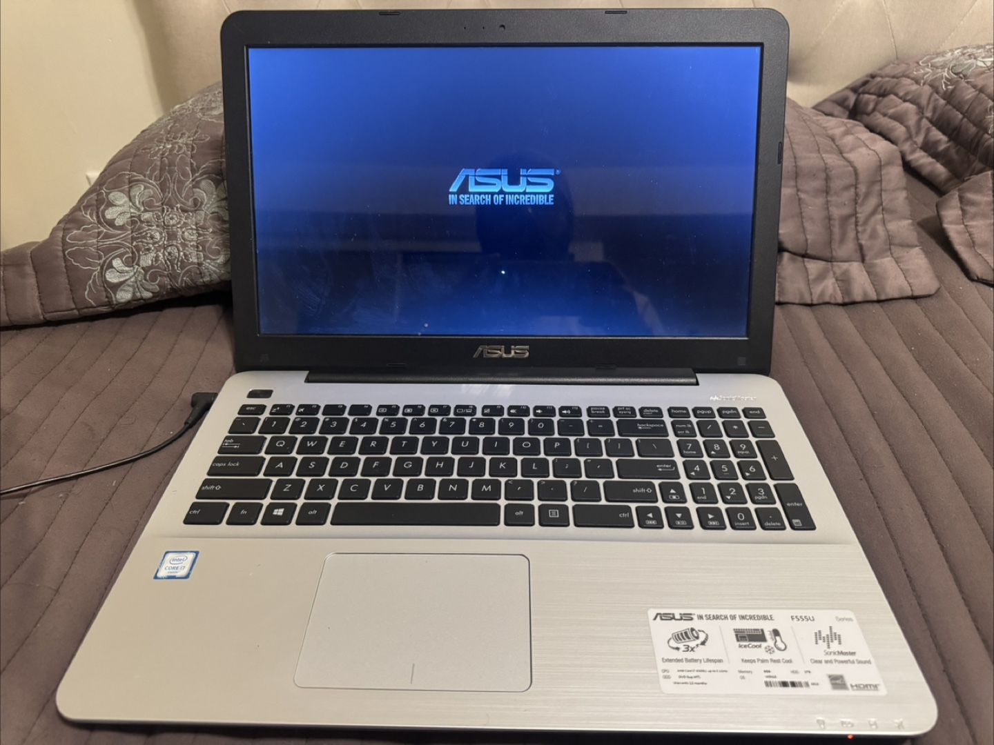 Selling used ASUS Laptop Intel Core i7 8GB RAM 1TB HDD - photo 2