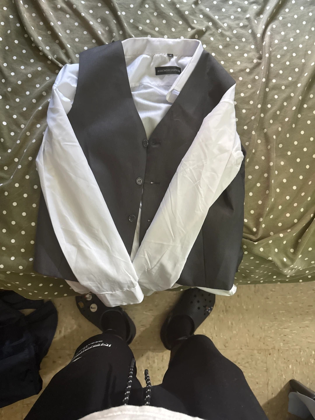 KidsWorldOfUSA Boys Dress Shirt, Vest, and Pants Set