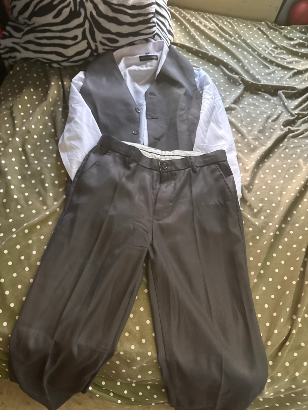 KidsWorldOfUSA Boys Dress Shirt, Vest, and Pants Set - photo 3