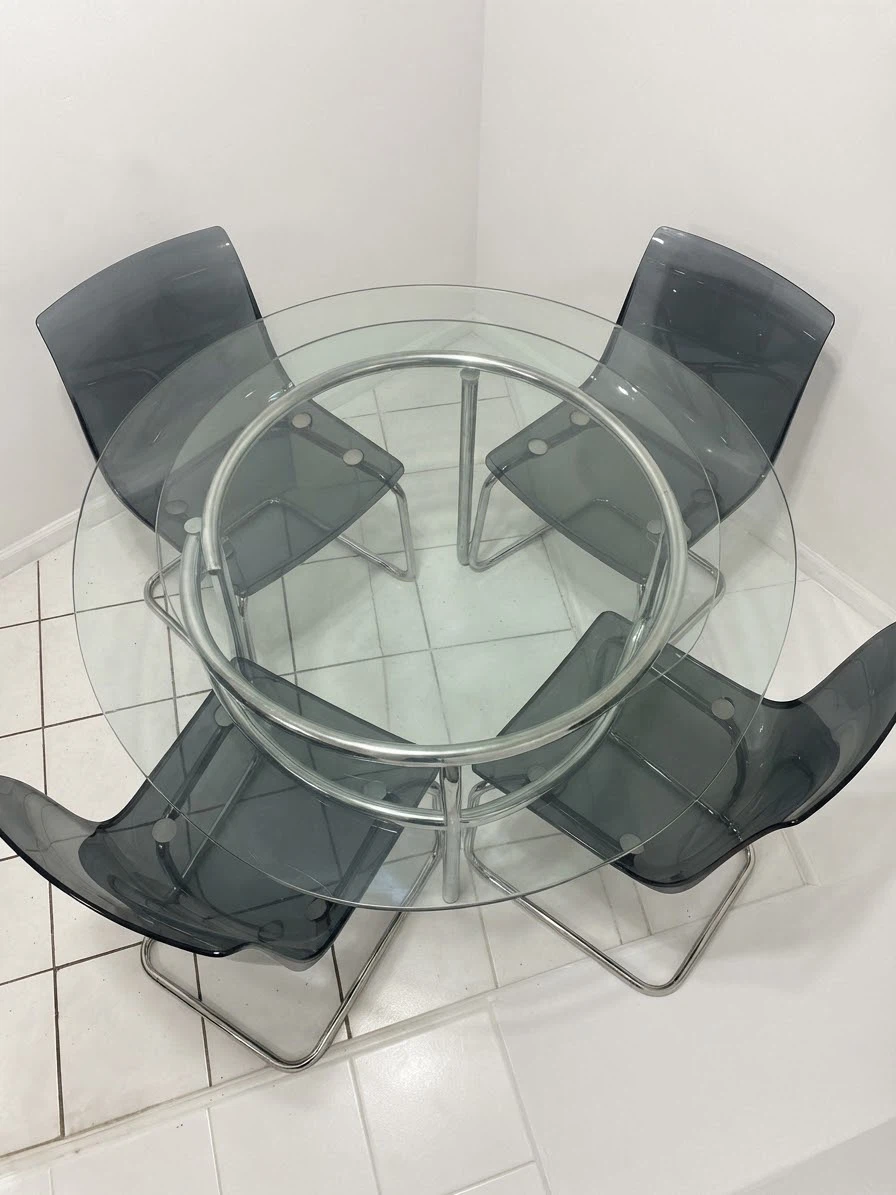 Moving out sale !