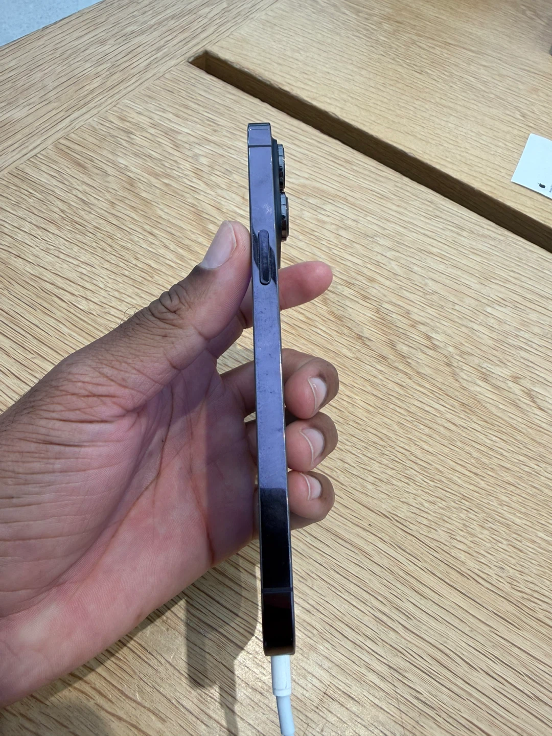 iPhone 14 Pro Max - photo 2