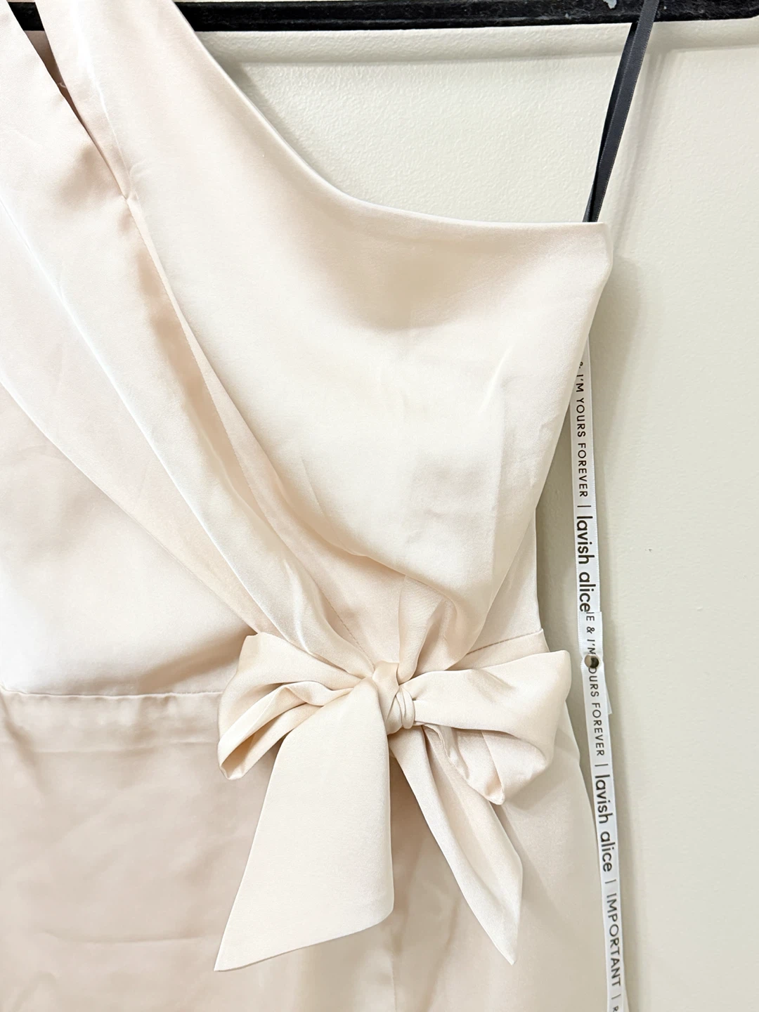 Lavish Alice One-Shoulder Satin Midi Dress Champagne Beige Sz 4 - photo 4