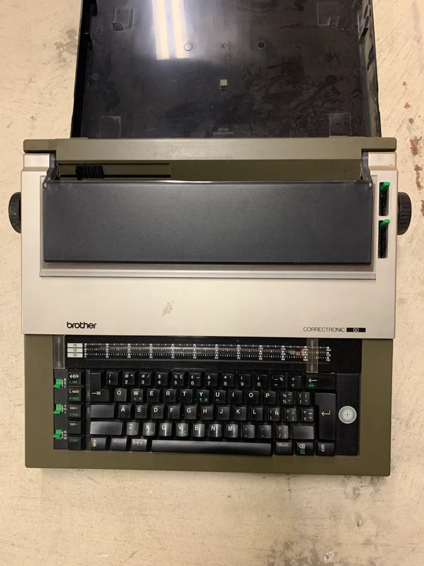 Brother Correctronic 50 Electronic Typewriter