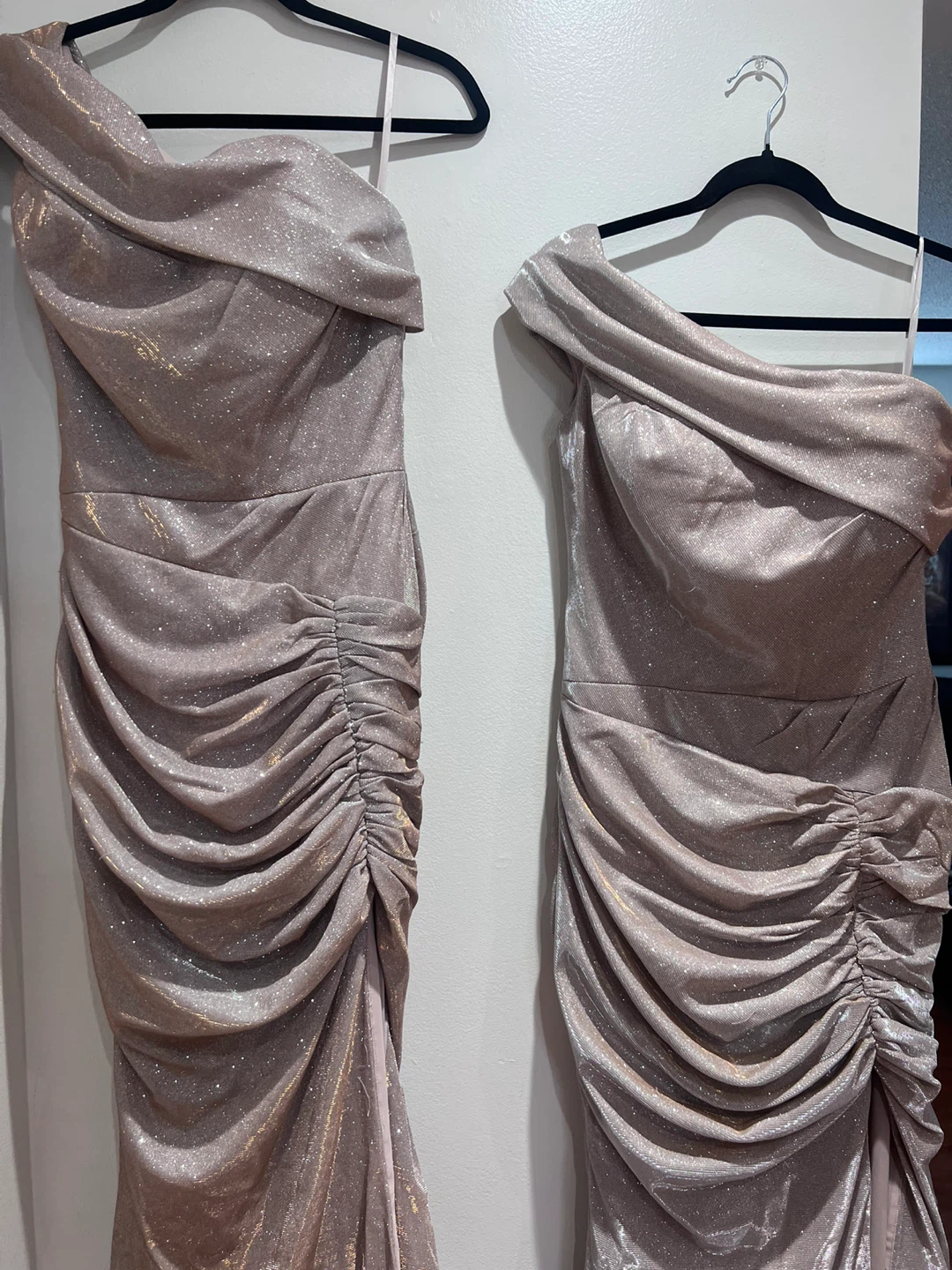 Women’s Sparkle One-Shoulder Ruched Maxi Dress - photo 5