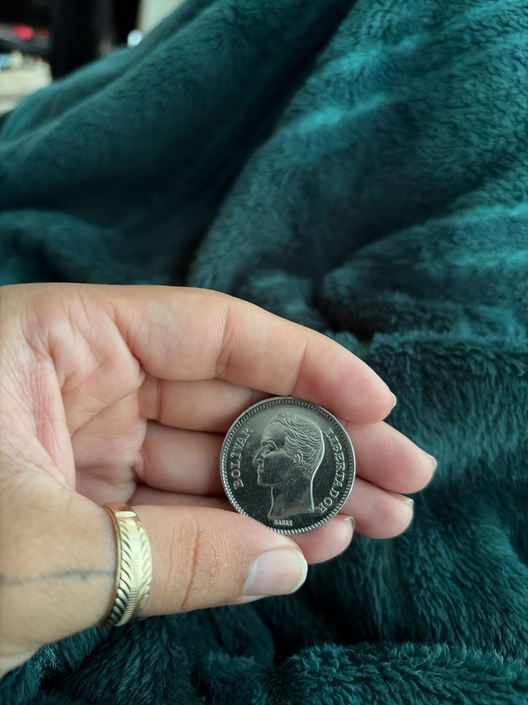 1986 Venezuelan 5 Bolivares Coin