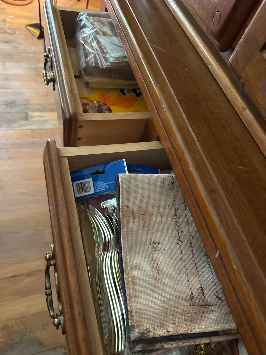 Wooden China Cabinet - photo 3
