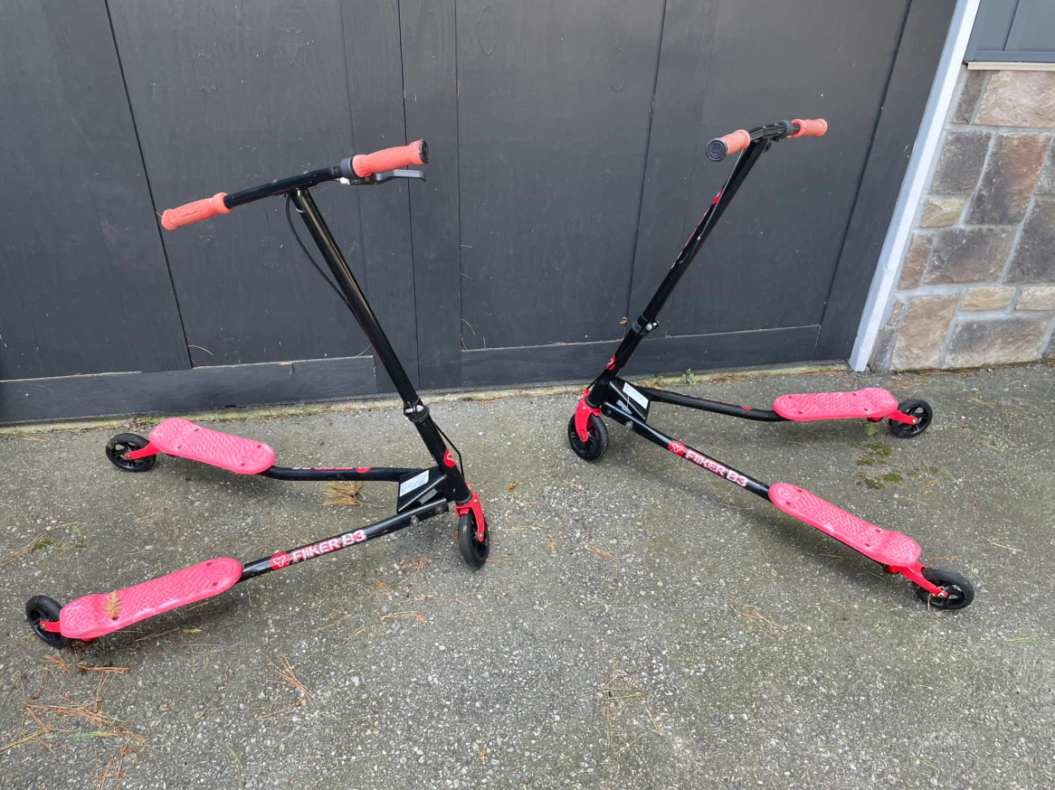 Two Y Fliker B3 Scooters