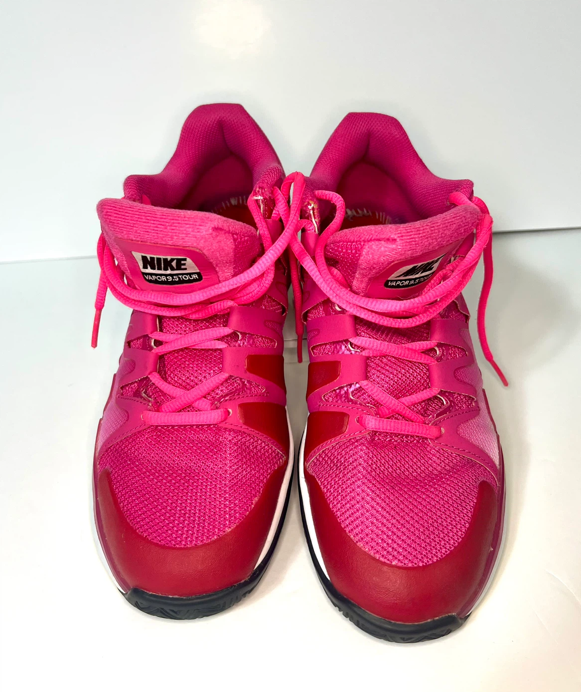 Nike Vapor 9.5 Tour Tennis Shoes - Women's Size 8.5