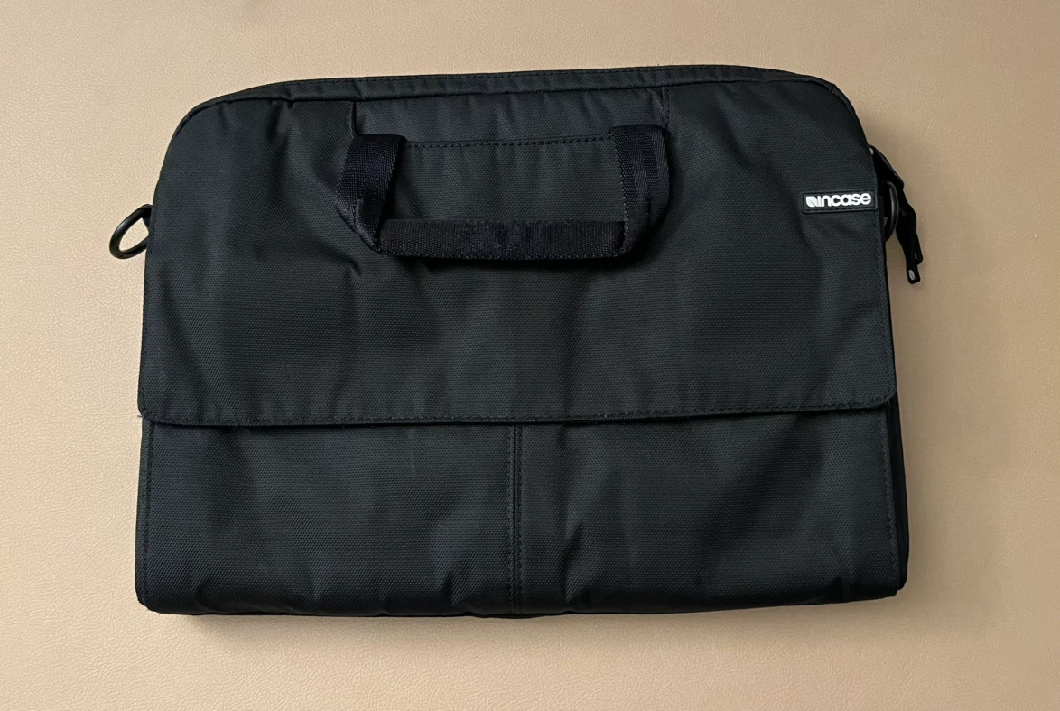 Incase Black Laptop Bag with Strap - photo 2
