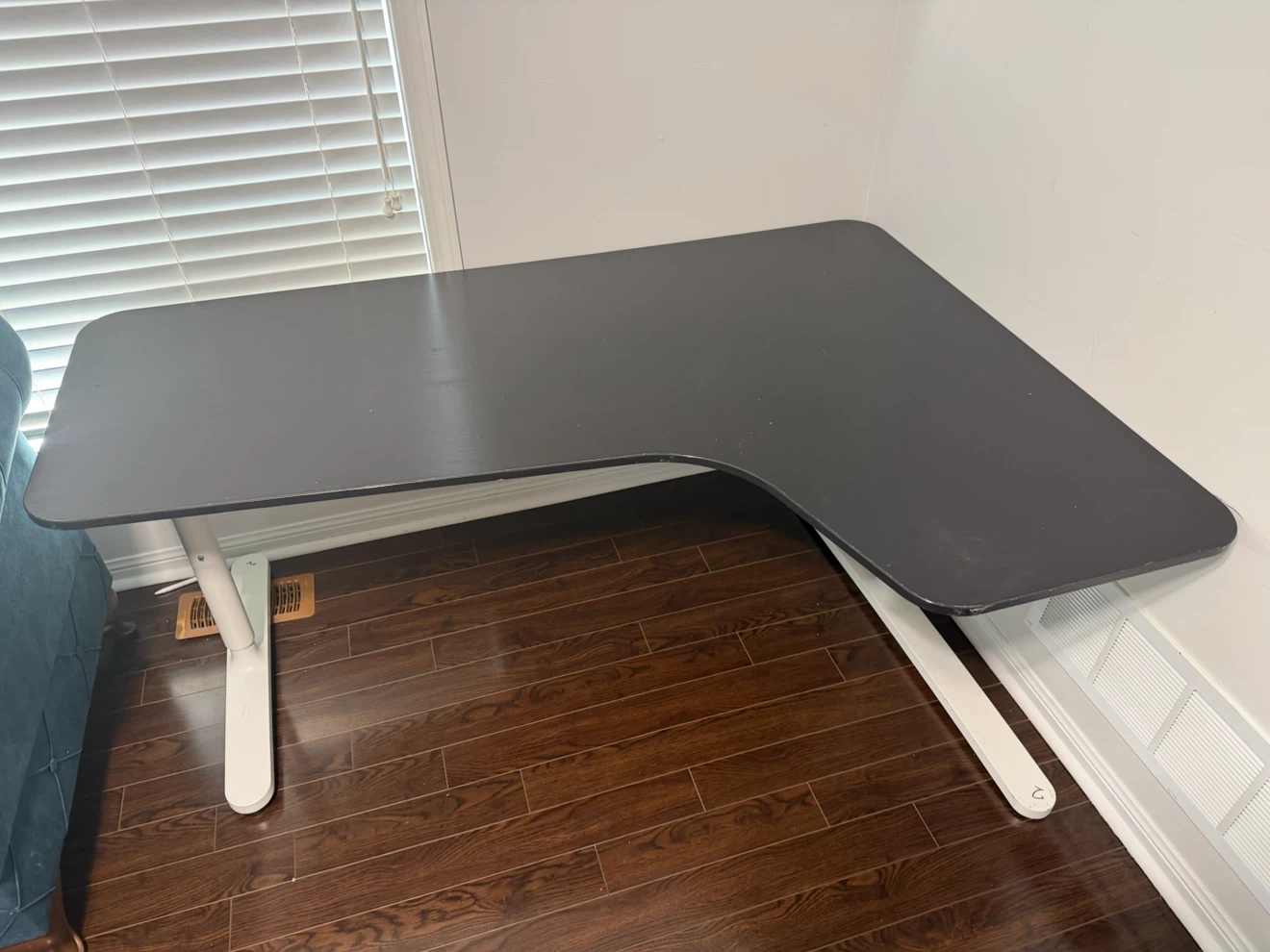(URGENT SALE) L-shaped black corner desk - photo 3
