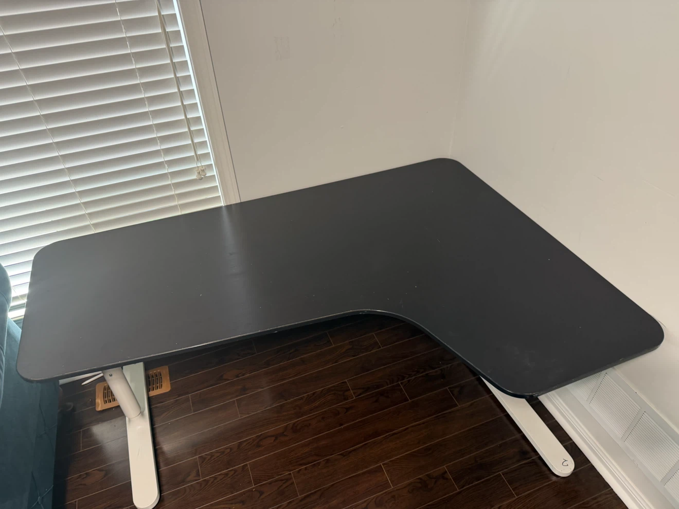 (URGENT SALE) L-shaped black corner desk - photo 5