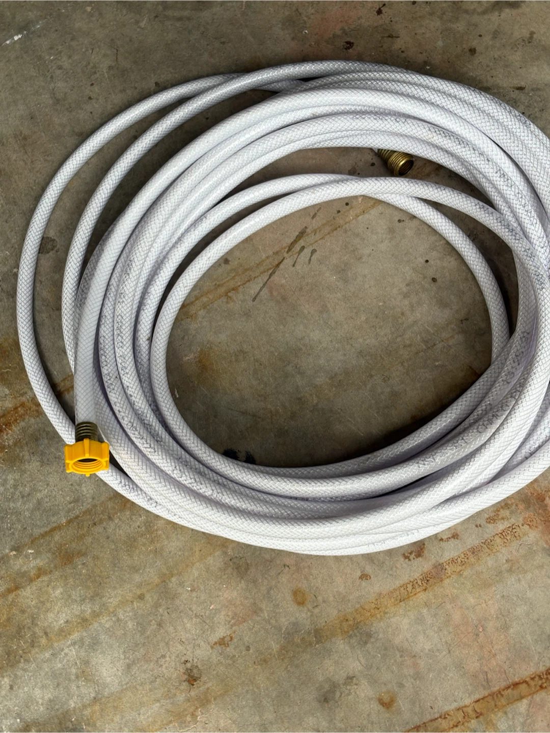 White Garden Hose with Yellow Connector - photo 2