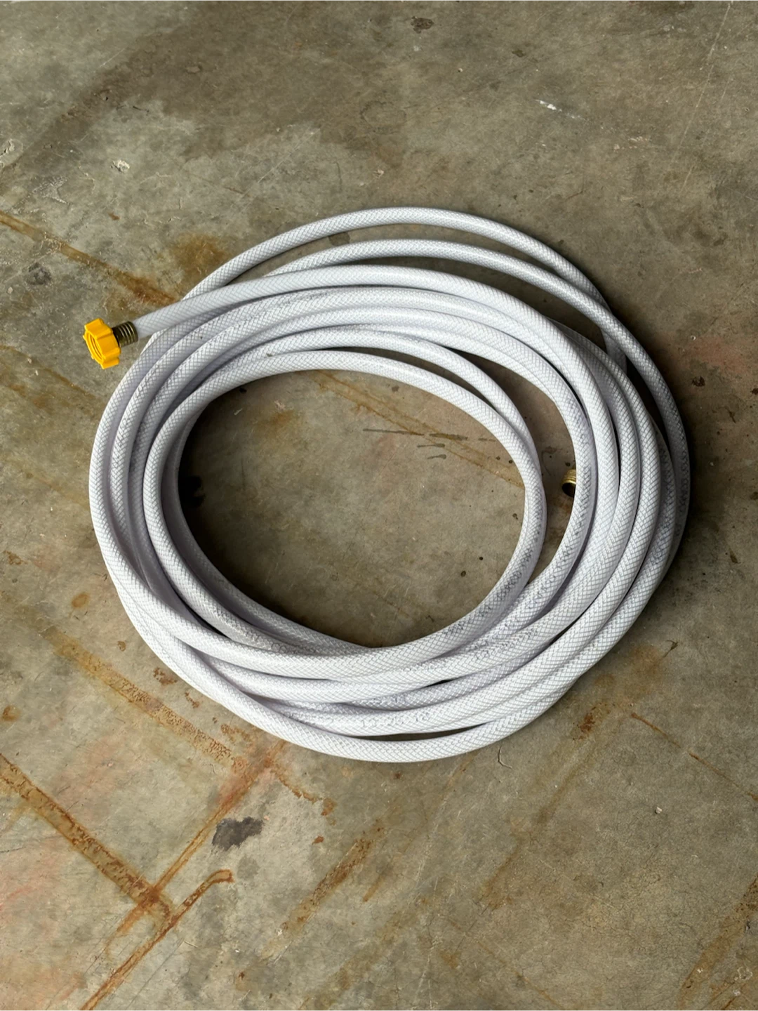 White Garden Hose with Yellow Connector - photo 3