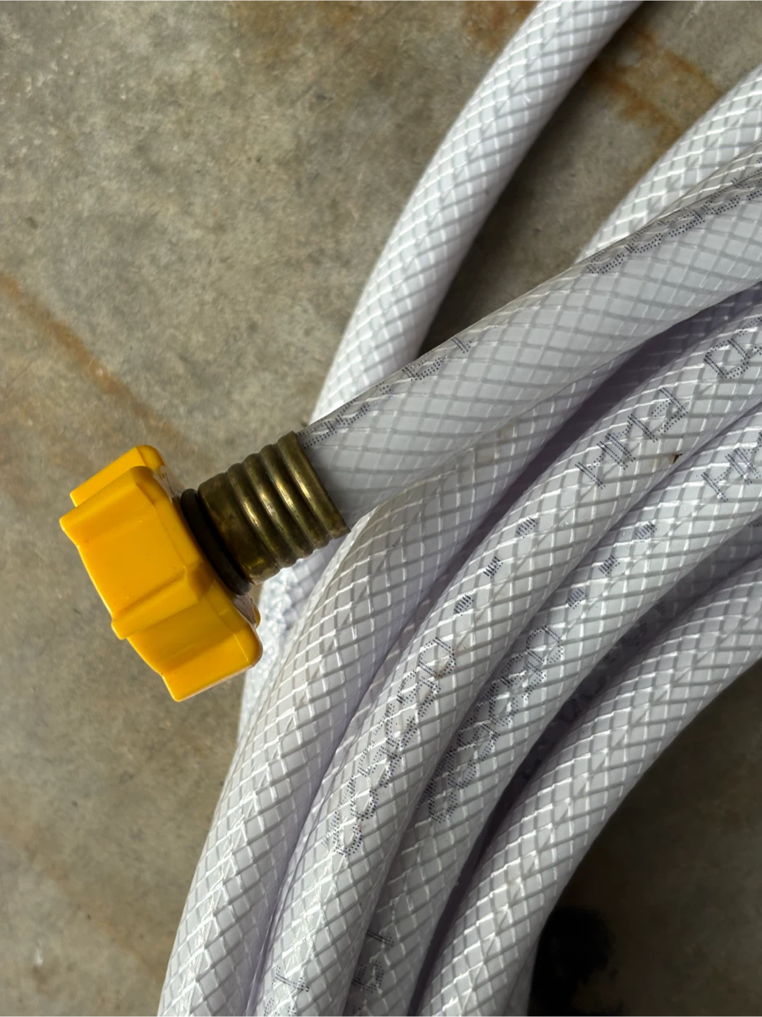 White Garden Hose with Yellow Connector - photo 4