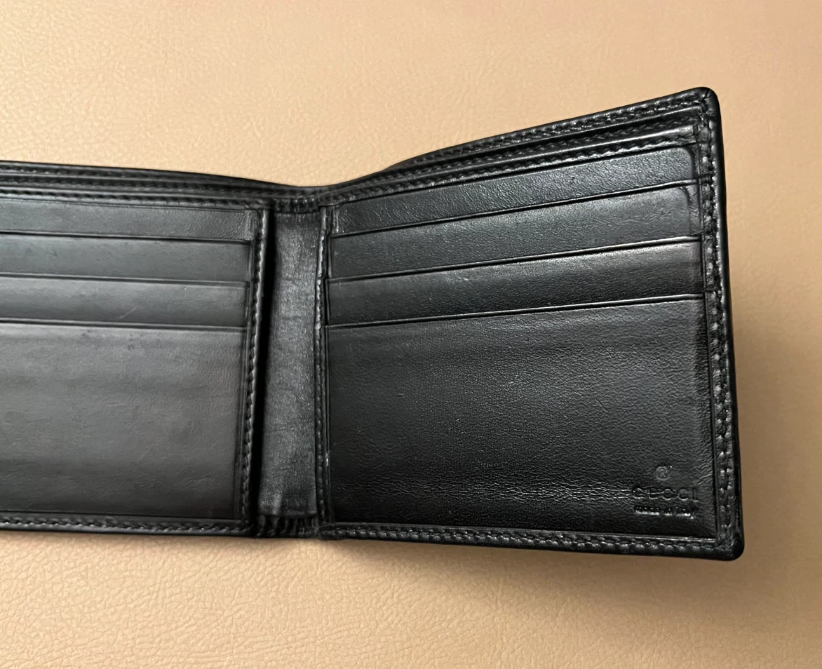 Black Gucci Bi-Fold Wallet - photo 4
