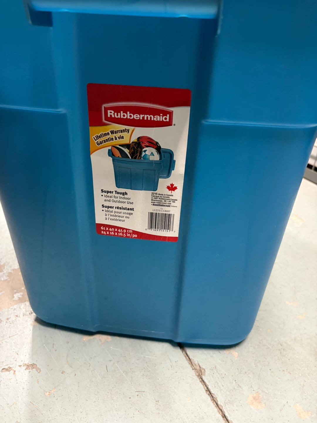 Rubbermaid storage
