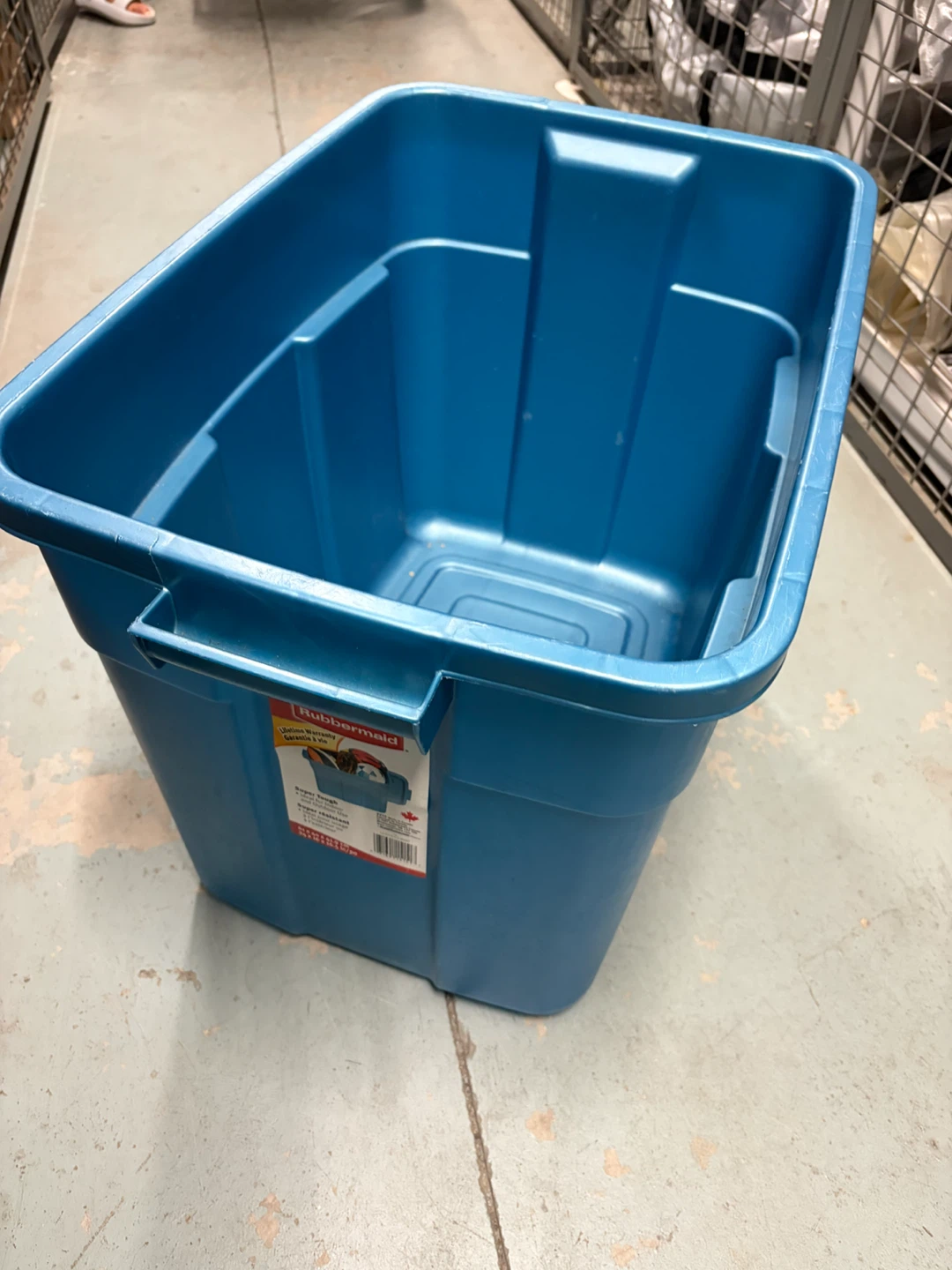 Rubbermaid storage - photo 2