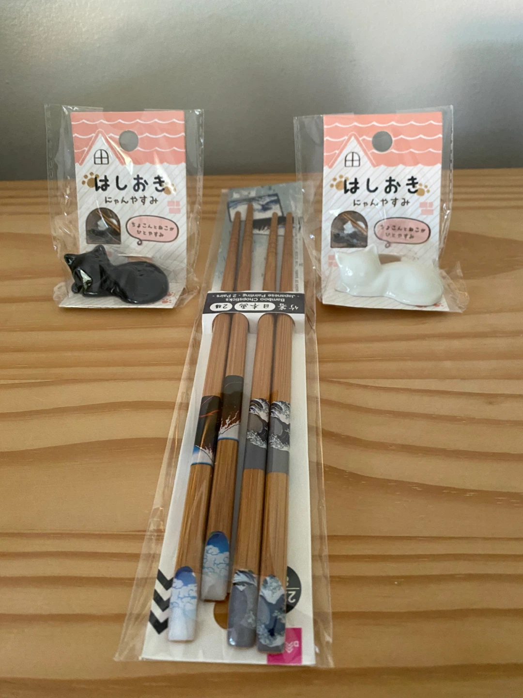 NEW Bamboo Chopsticks and Cat Chopstick holdersChopstick Rests