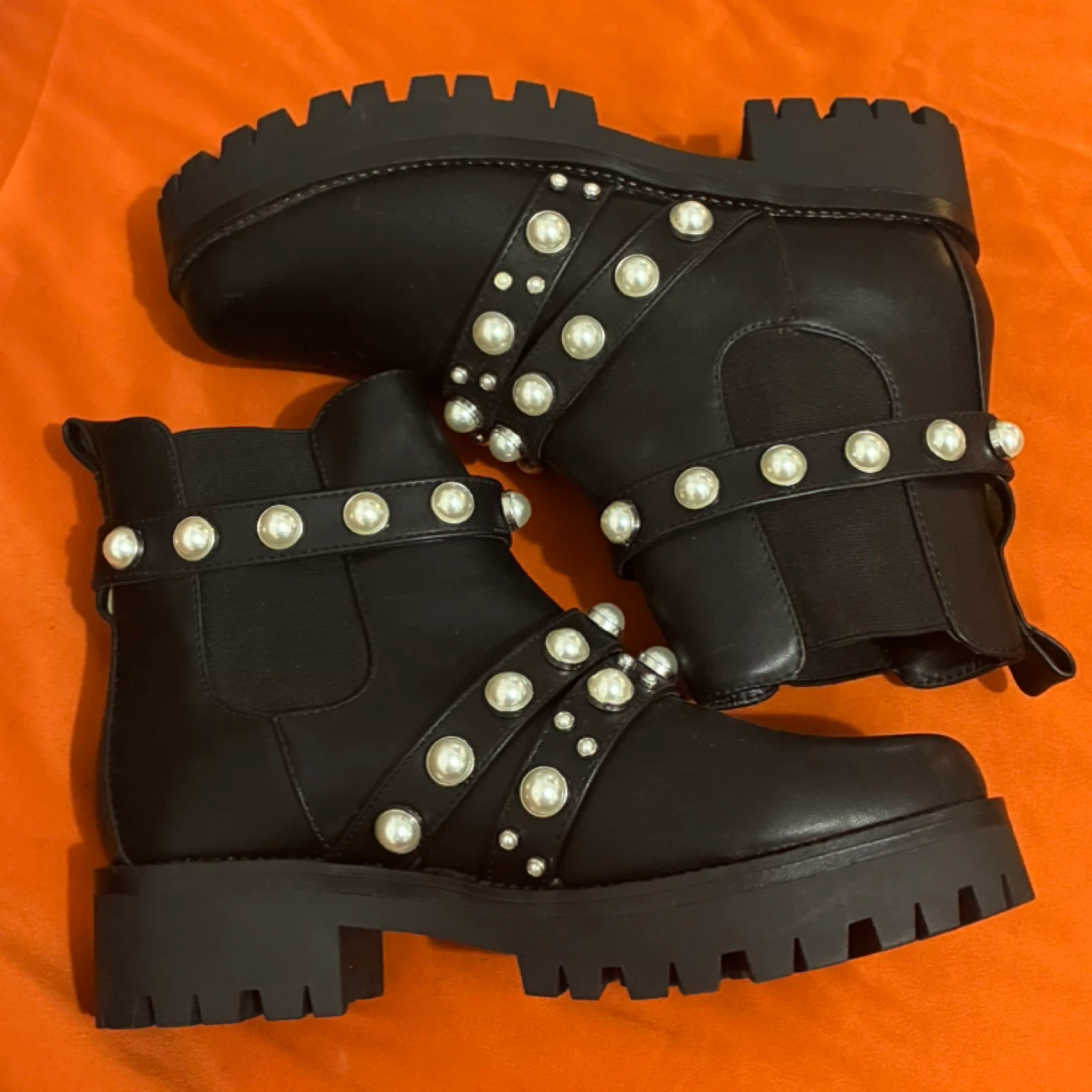 BP Kora 2 Lug Chelsea Boots W’s 8.5