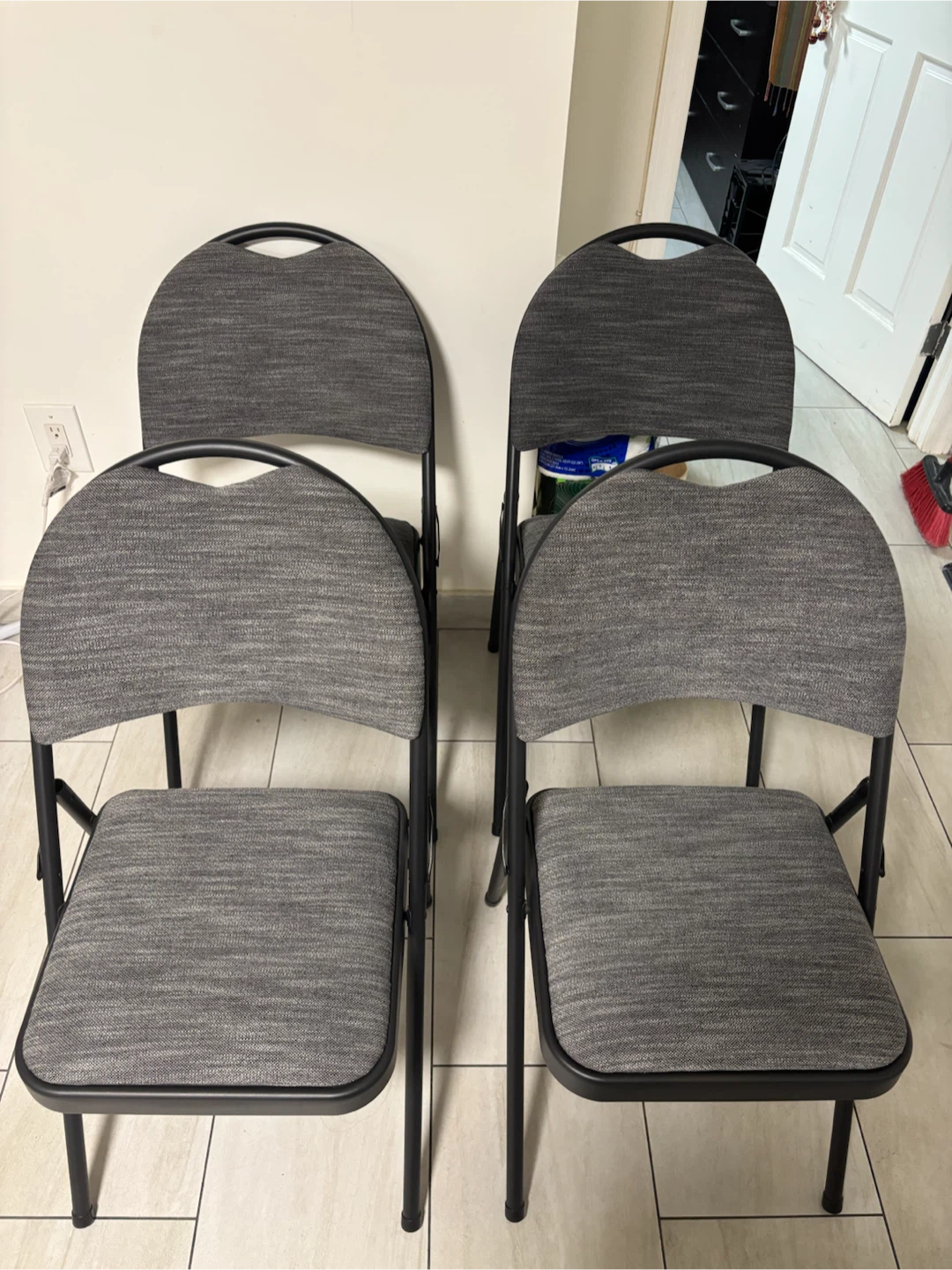 Set of 4 Berkley Jensen Padded Folding Chairs (Like New!)